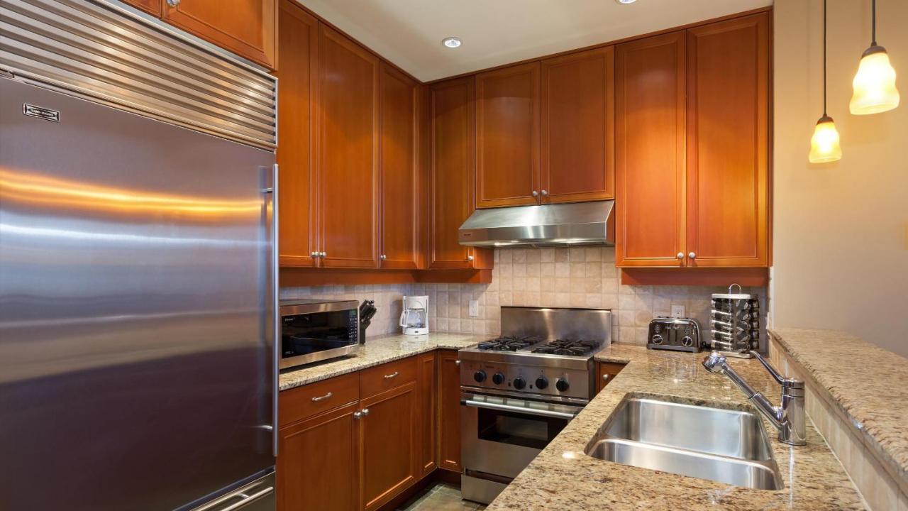 Taluswood The Heights 18 | Mountainside Townhome W/ Ski Access, Hot Tub, Tranquil Views Whistler Eksteriør billede