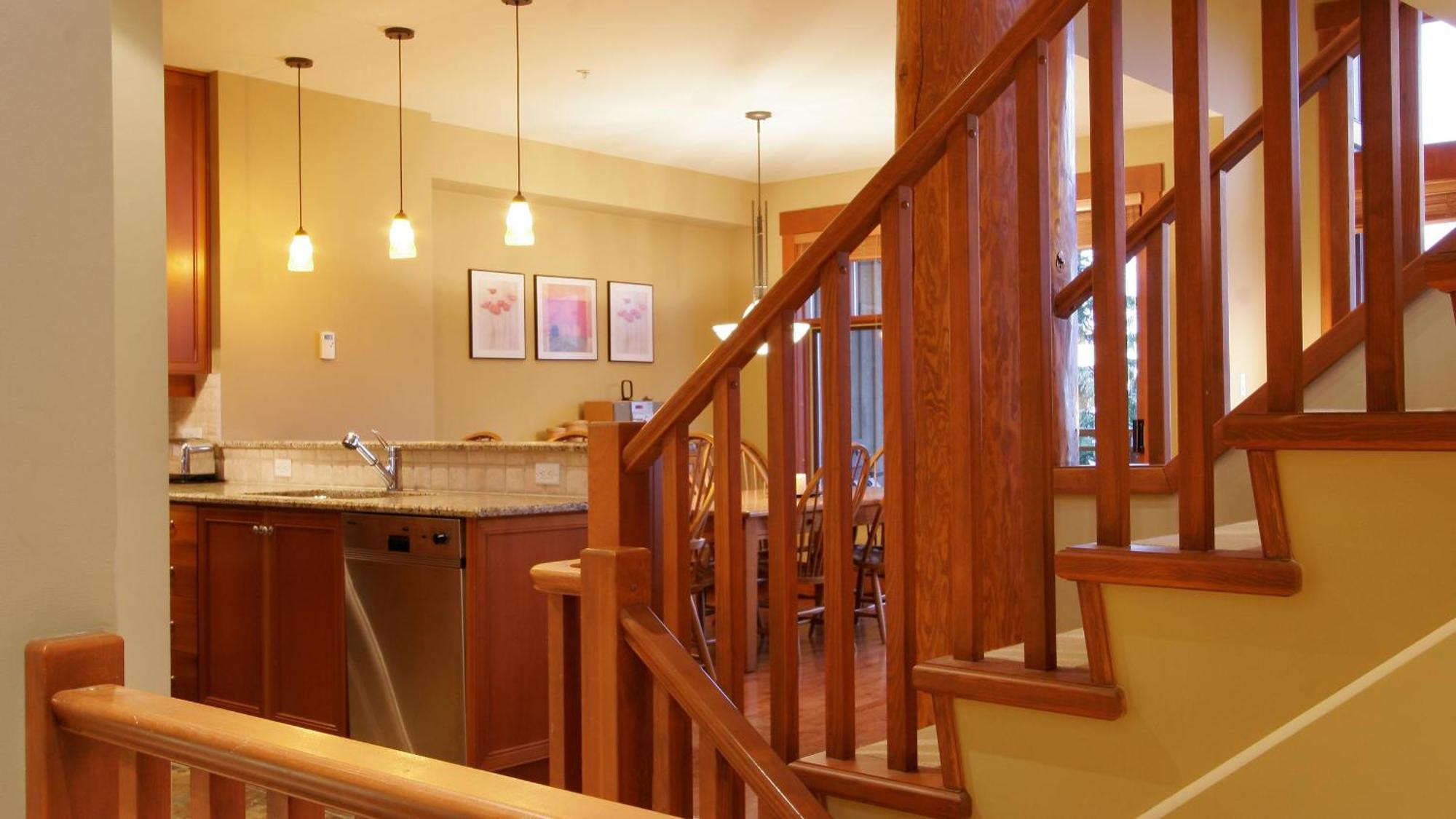 Taluswood The Heights 18 | Mountainside Townhome W/ Ski Access, Hot Tub, Tranquil Views Whistler Eksteriør billede