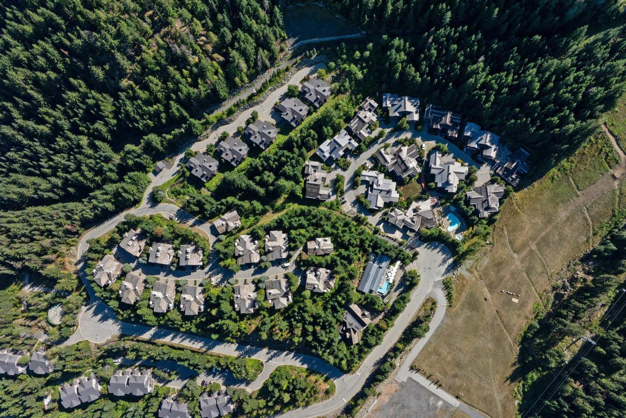 Taluswood The Heights 18 | Mountainside Townhome W/ Ski Access, Hot Tub, Tranquil Views Whistler Eksteriør billede